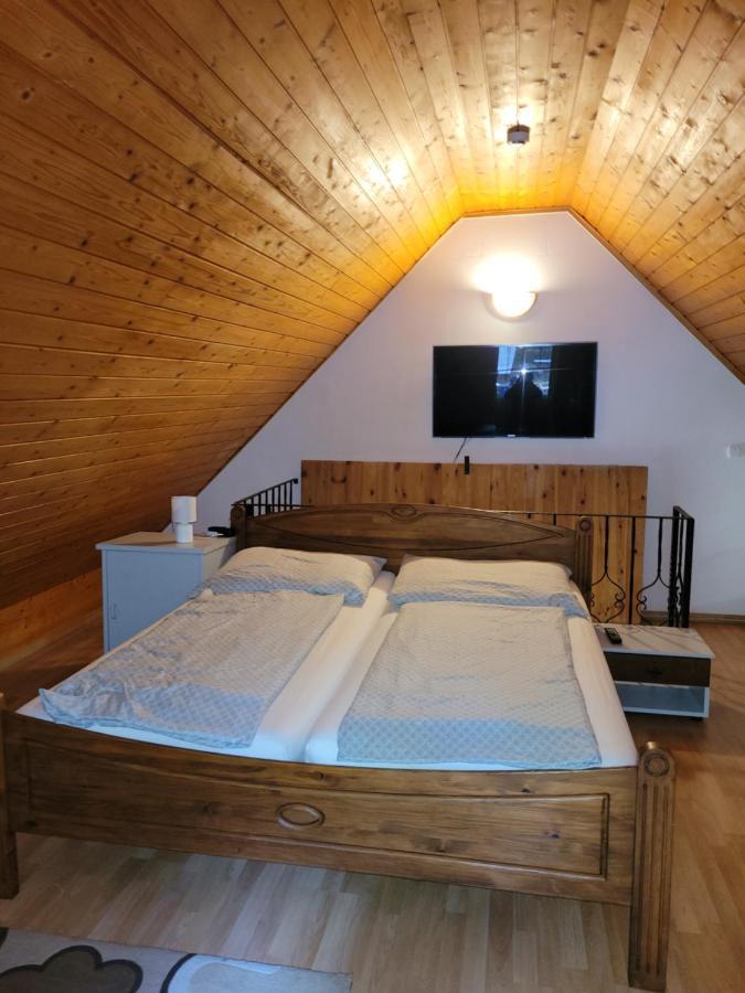 Mohas Vendeghaz Koszeg Mohas Ut 107 Hotel Екстериор снимка