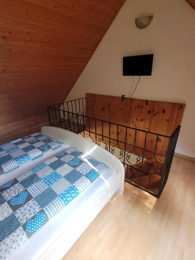 Mohas Vendeghaz Koszeg Mohas Ut 107 Hotel Екстериор снимка