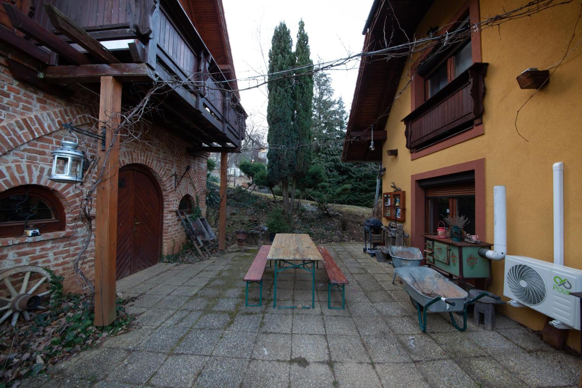 Mohas Vendeghaz Koszeg Mohas Ut 107 Hotel Екстериор снимка